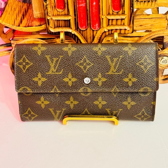 Louis Vuitton Monogram trifold long wallet - Picture 11 of 15